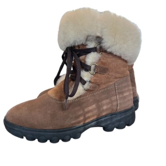 Cloud Nine Sheep Skin boots - Picture 1 of 2